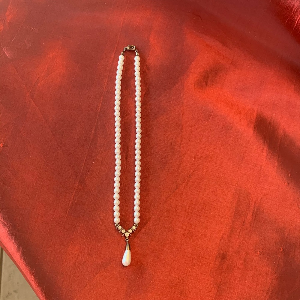 Faux pearl necklace with rhinestones